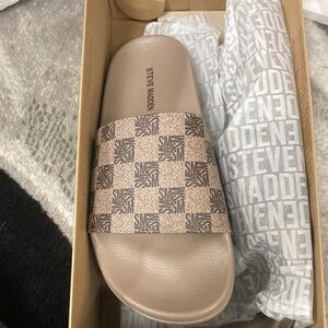 Steve Madden Tan Checkered Slide Sandals